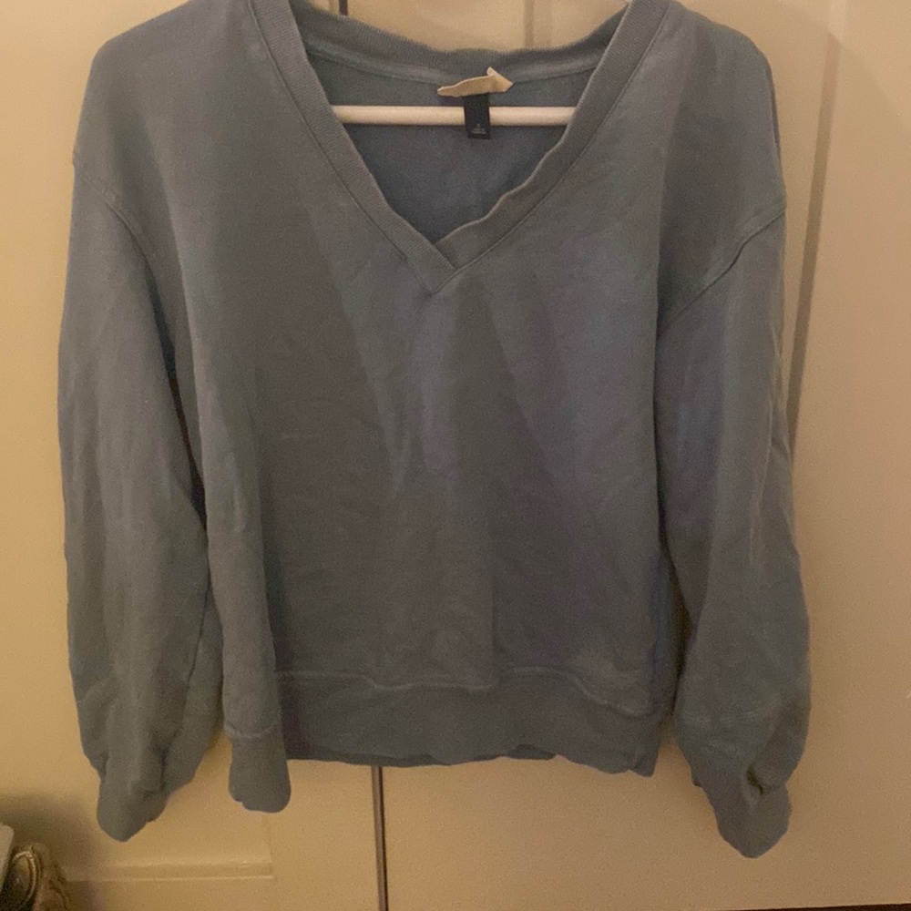 Women’s Universal Thread V-neck Sweater, Size S